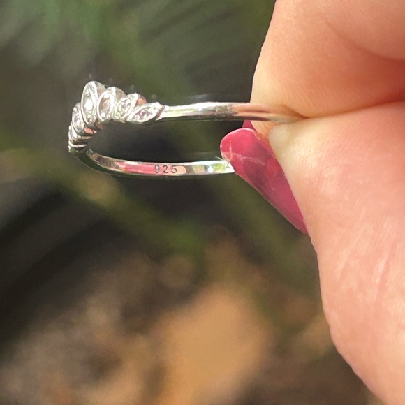 Silver 925 Teardrop Ring - Picture 3 of 4